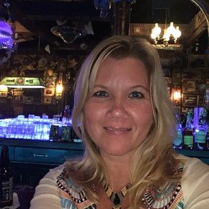 Meet your Posher, Angelia